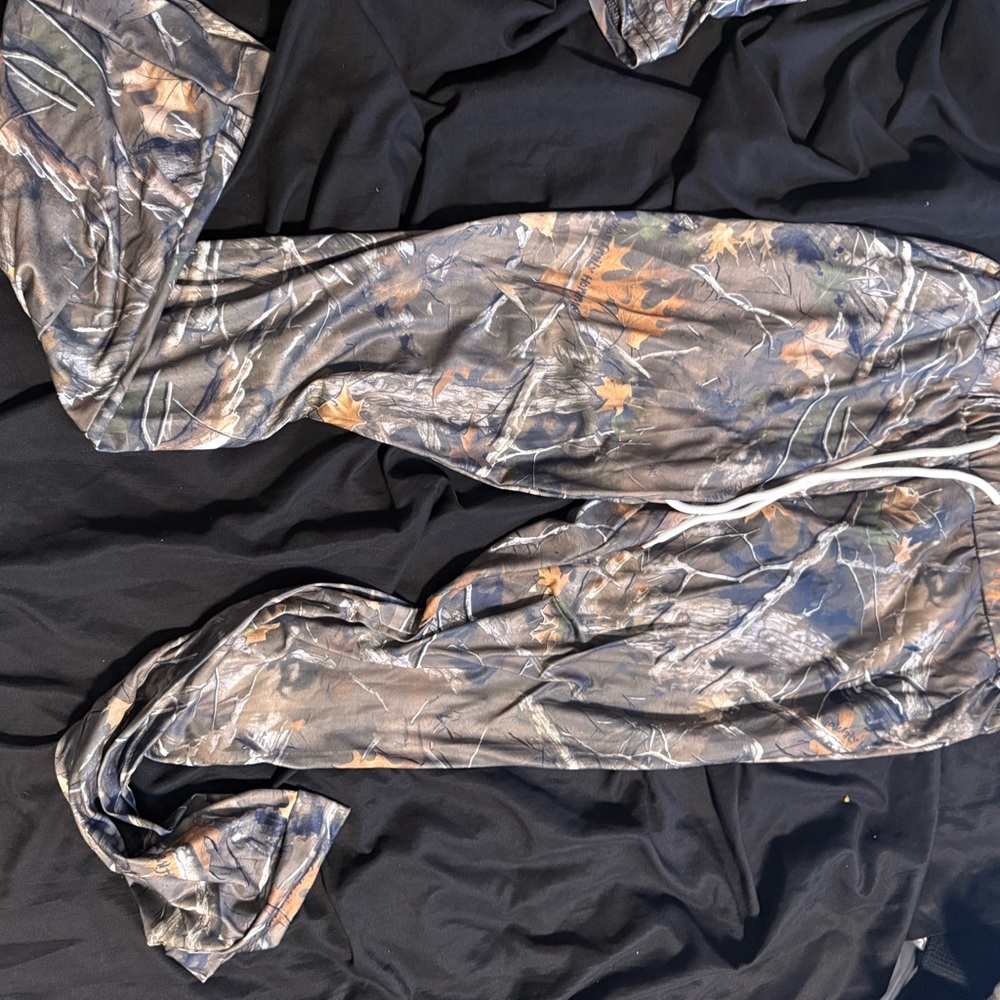 Men’s Brand new 2pc joggers set
Never worn Size Large